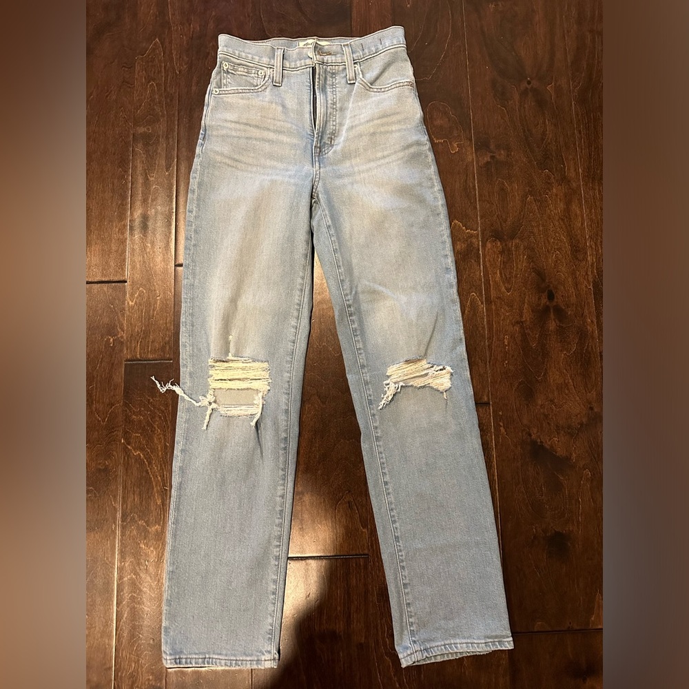 ✨ Madewell “The Perfect Vintage Straight Jean”. Size 23. Fits like a 24.